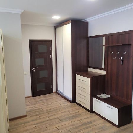 Затишні Апартаменти Two Chernivtsi Εξωτερικό φωτογραφία