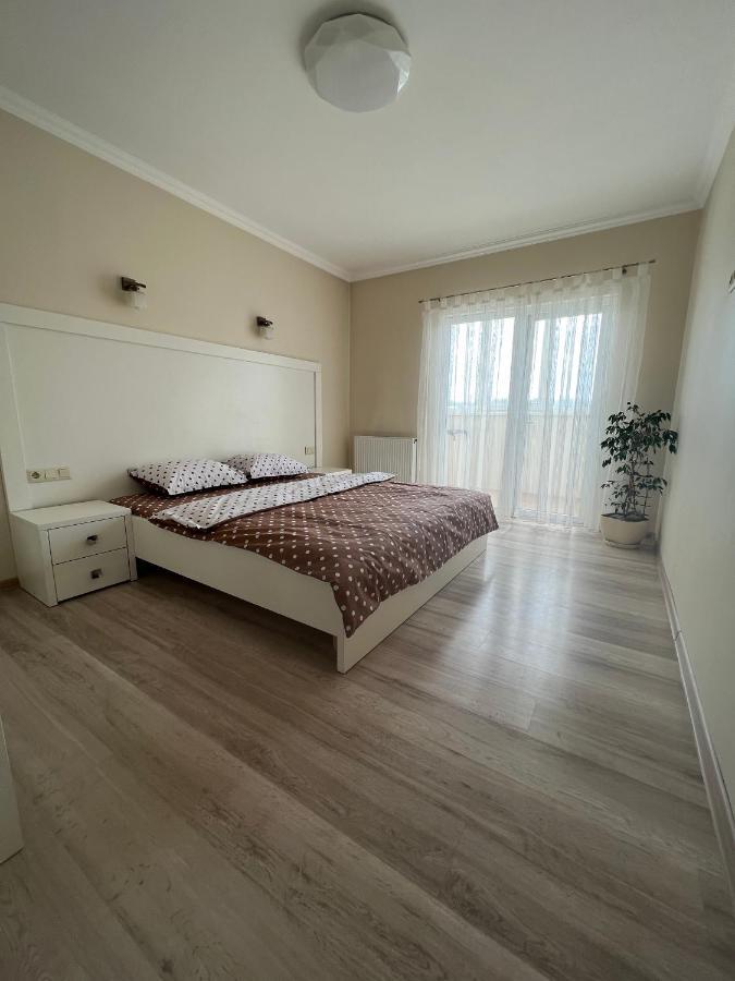 Затишні Апартаменти Two Chernivtsi Εξωτερικό φωτογραφία